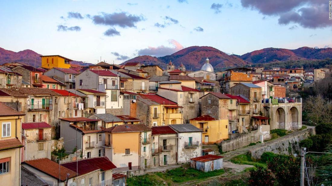 Bed And Breakfast Il Sole -Cinquefrondi Buitenkant foto